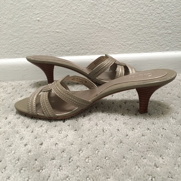 Cole Haan like new ‘Zelda’ slide in vintage silver - Picture 2 of 7